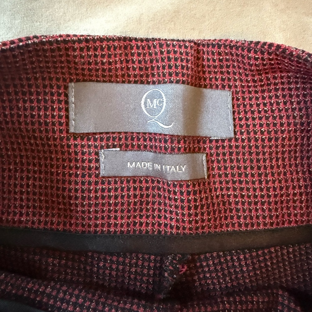 Alexander McQueen High-Waisted Red Shorts - Picture 2 of 6